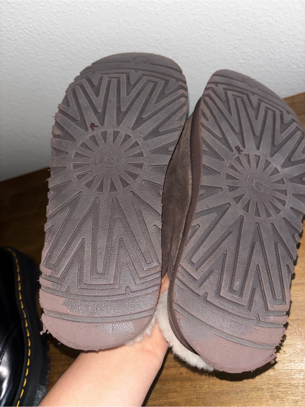 UGG Women's Brown Suede Shearling Clog Slippers 9 - Picture 5 of 6